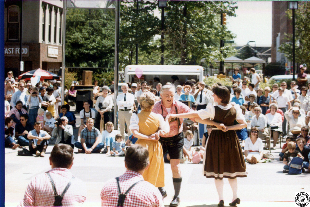 1980 04 20 10 Fayetteville St Mall.jpg